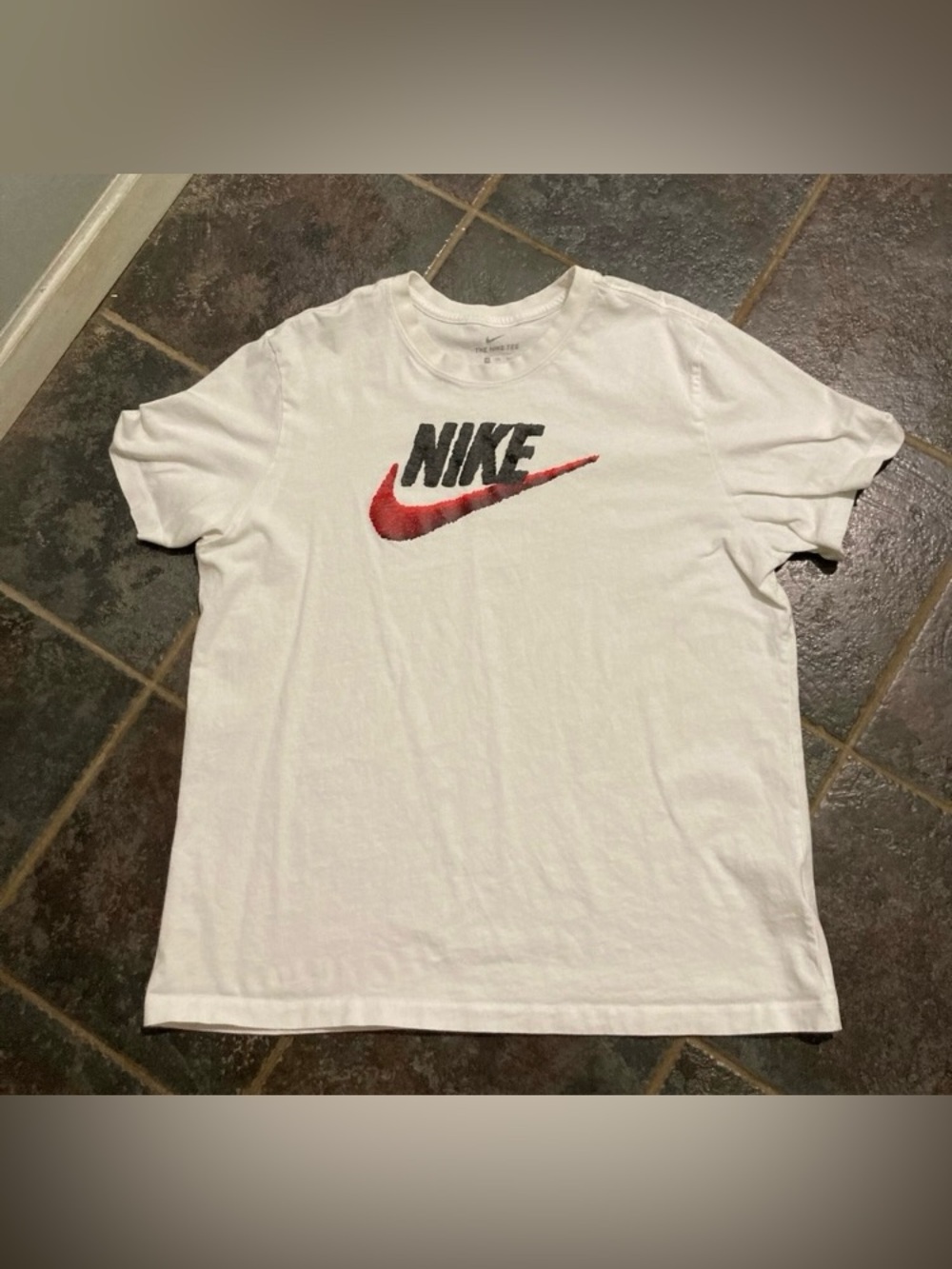 Nike White Short Sleeve Tee with Red Swoosh Men’s Size XXL
